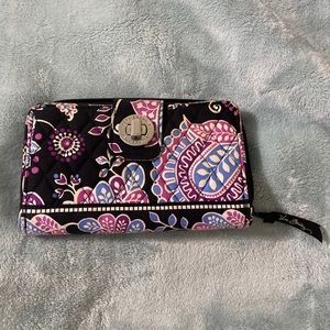 Vera Bradley wallet like new. Used one time excellent condition